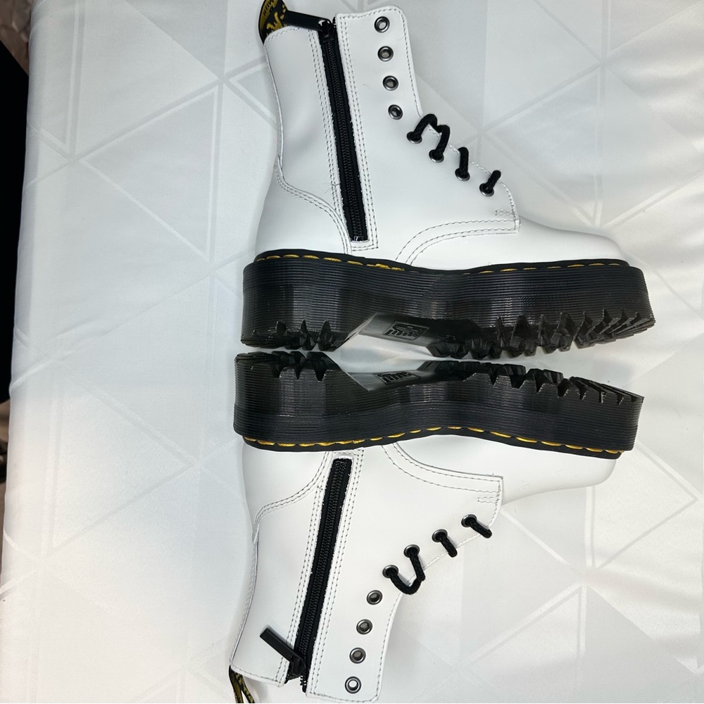 Dr. Martens Jadon Unisex White Leather Platform Boots  Size 4 MSRP $210 NEW - Picture 5 of 8